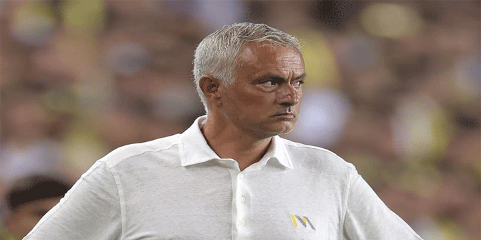 Erik Ten Hag Tantang Jose Mourinho: Duel Taktik Fenerbahce vs MU