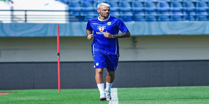 Gol Del Pino Bawa Persib Menang Di Kandang Persik: Tiga Poin Berharga Di BRI Liga 1