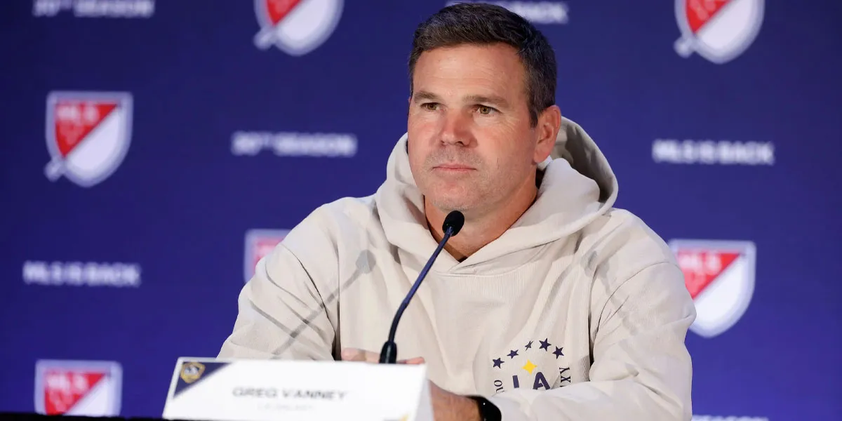 LA Galaxy Perpanjang Kontrak Pelatih Greg Vanney Meski Belum Pernah Menang