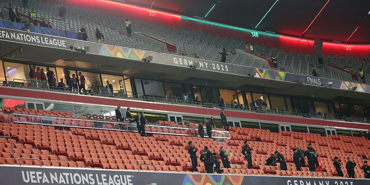Evaluasi-Sistem-Keamanan-di-Stadion-Sepak-Bola