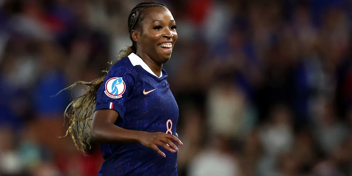 Rekor-Transfer-Geyoro-London-City-Lionesses-Ubah-Peta-Sepak-Bola-WanitavRekor-Transfer-Geyoro-London-City-Lionesses-Ubah-Peta-Sepak-Bola-Wanitav